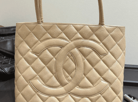 シャネル 復刻トートなど4点