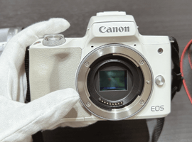 Canon:EOS Kiss M ボディ ホワイトなど3点