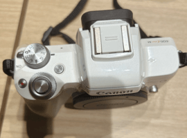 Canon：EOS Kiss M ボディ ホワイトなど3点（大阪府大阪市大正区・店頭買取）｜カメラの高価買取なら【バイセル】