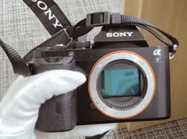 Sony：α7 ボディ ILCE-7など4点