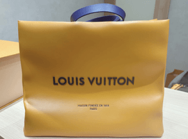 トートバッグ:LOUIS VUITTONなど5点