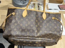 LOUIS VUITTON ：モノグラムネヴァーフル MMなど3点（大阪府大阪市生野区よりご来店・店頭買取）｜ブランド品の高価買取なら【バイセル】