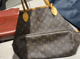 LOUIS VUITTON ：モノグラムネヴァーフル MMなど5点（東京都羽村市よりご来店・店頭買取）｜ブランド品の高価買取なら【バイセル】
