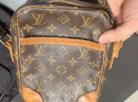 LOUIS VUITTON ：モノグラムダヌーブなど4点