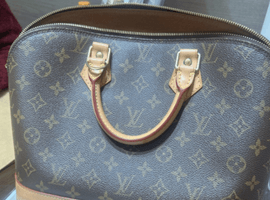 LOUIS VUITTON ：モノグラムアルマなど3点（大阪府大阪市浪速区よりご来店・店頭買取）｜ブランド品の高価買取なら【バイセル】