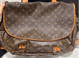 LOUIS VUITTON ：モノグラムソミュール 43など6点（愛知県名古屋市西区よりご来店・店頭買取）｜ブランド品の高価買取なら【バイセル】