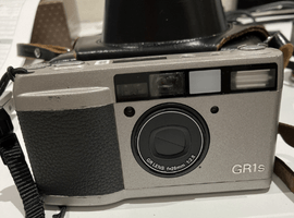 コンパクトカメラ／RICOH：GR1S シルバーなど3点（東京都町田市よりご