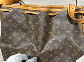 LOUIS VUITTON ：モノグラムプチノエ 旧型など5点（東京都羽村市よりご来店・店頭買取）｜ブランド品の高価買取なら【バイセル】