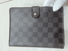 LOUIS VUITTON ：ダミエアジェンダなど3点
