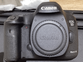 デジタル一眼レフカメラ／Canon：EOS 5D Mark III ボディなど6点
