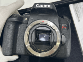 デジタルカメラ／Canon：EOS Kiss X8i EF-S 18-55 IS STM レンズキットなど4点