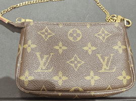 LOUIS VUITTON ：モノグラムミニポシェットアクセソワールなど4点