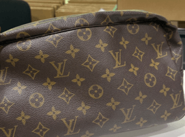 LOUIS VUITTON ：モノグラムトゥルーストワレットなど6点（神奈川県横浜市都筑区よりご来店・店頭買取）｜ブランド品の高価買取なら【バイセル】
