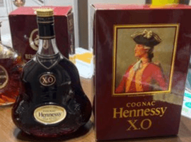 ブランデー／Hennessy：XO 金キャップ クリアボトルなど3点