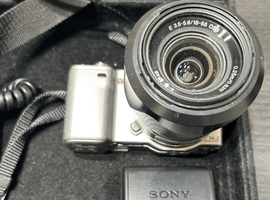 デジタルカメラ／SONY：NEX-5K ズームレンズキット シルバーなど9点