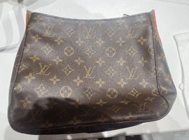 LOUIS VUITTON ：モノグラムルーピング MMなど8点