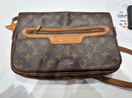 LOUIS VUITTON ：モノグラムサンジェルマンなど4点