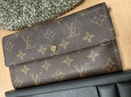LOUIS VUITTON :モノグラムポルトフォイユサラなど4点