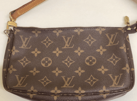 LOUIS VUITTON ：モノグラムアクセソワールなど3点