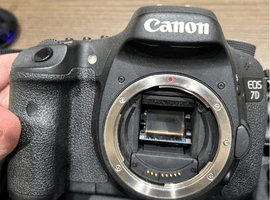 デジタルカメラ/Canon:EOS 7D ボディなど3点