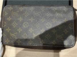 LOUIS VUITTON ：モノグラムポッシュ エスカパドなど4点