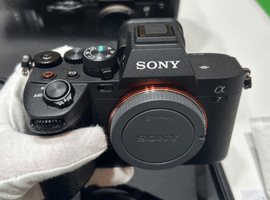 デジタルカメラ／SONY：α7IV ボディ ILCE-7M4など3点