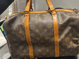 LOUIS VUITTON ：モノグラムサックスーブル35など4点（東京都台東区よりご来店・店頭買取）｜ブランド品の高価買取なら【バイセル】