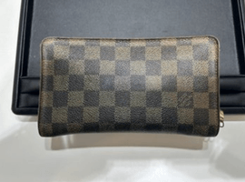LOUIS VUITTON ：ダミエポルトモネジップなど6点