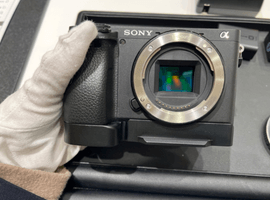 ミラーレス一眼カメラ／SONY：α6400 ボディ ILCE-6400 ブラックなど3点