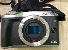 デジタルカメラ／Canon：EOS M6 ボディ  シルバーなど4点