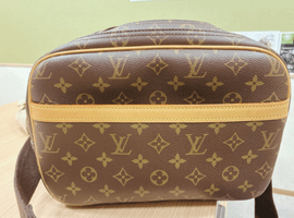 LOUIS VUITTON ：モノグラムリポーター PMなど7点（神奈川県茅ヶ崎市よりご来店・店頭買取）｜ブランド品の高価買取なら【バイセル】