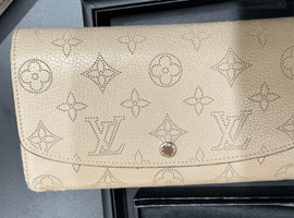 LOUIS VUITTON ：マヒナポルトフォイユイリス　M60144など3点（神奈川県横浜市中区よりご来店・店頭買取）｜ブランド品の高価買取なら【バイセル】