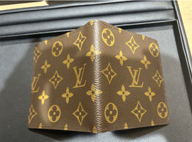 LOUIS VUITTON ：モノグラムポルト ビエ カルト ブルーなど3点