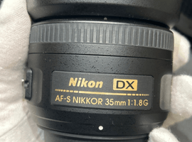 AF用レンズ／Nikon：AF-S DX NIKKOR 35mm F1.8Gなど4点