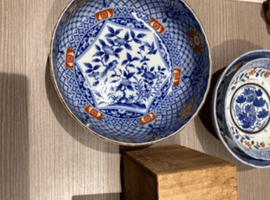 道具：有田焼など2点