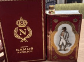 ブランデー／CAMUS：ナポレオン 赤 ブック型ボトルなど3点（東京都豊島区よりご来店・店頭買取）｜お酒の高価買取なら【バイセル】