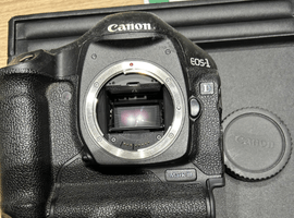 デジタルカメラ／Canon：EOS-1D Mark III ボディなど3点