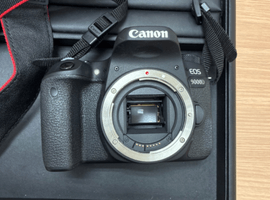 デジタル一眼レフカメラ／Canon：EOS 9000D ボディなど3点