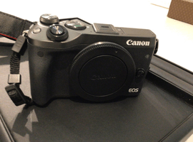 デジタルカメラ/Canon:EOS M6 ボディ ブラックなど3点