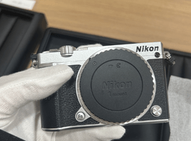 デジタルカメラ/Nikon:1 J5 ボディ シルバーなど3点