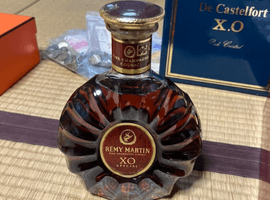 ブランデー：REMY MARTIN（XO スペシャル 現行 クリアボトル グラス付き）／ブランデー：REMY MARTIN（ルイ13世 金キャップ）など3点