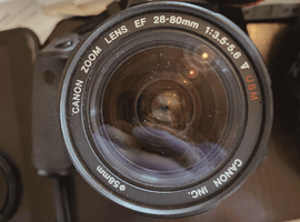 Canon：EOS Kiss X5 ボディ＋EF 28-80mm F3.5-5.6 V USMなど3点