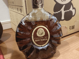 ブランデー：REMY MARTIN（セントーXO グリーンボトル）／ウイスキー：Suntory（響 ノンエイジ 金キャップ 裏ゴールドラベル）など2点