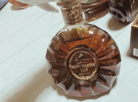 ブランデー：REMY MARTIN（XOスペシャル 旧クリアボトル）／ウイスキー：Suntory（山崎 12年 シングルモルト）など2点