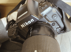 Nikon：交換レンズ付きボディ／Nikon：レンズなど3点