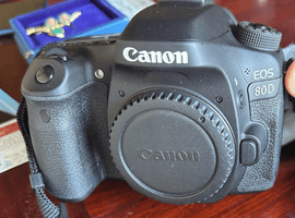 Canon：EOS 80D ボディなど4点