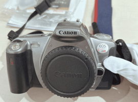 Canon：交換レンズ付きボディ／Canon：交換レンズ付きボディなど2点