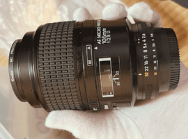 Nikon：AF MICRO NIKKOR 105mm F2.8Dなど4点