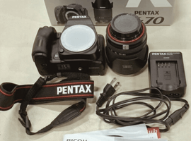 PENTAX：K-70 18-135WR キット ブラック／SONY：α57 ボディ SLT-A57＋DT 30mm F2.8 Macro SAM SAL30M28など7点