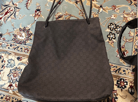 GUCCIなど2点